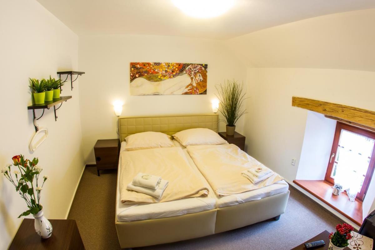 Hotel Hospodarsky Dvur Bohuslavice Telč Buitenkant foto